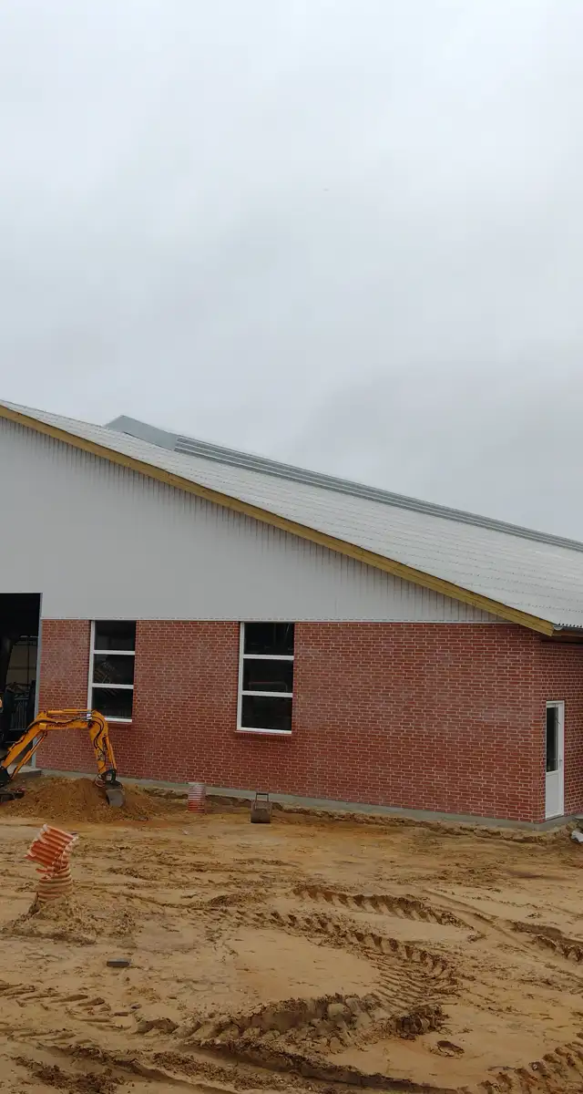 Ny robot-stald taget i brug hos Niels Haunstrup, Snejbjerg