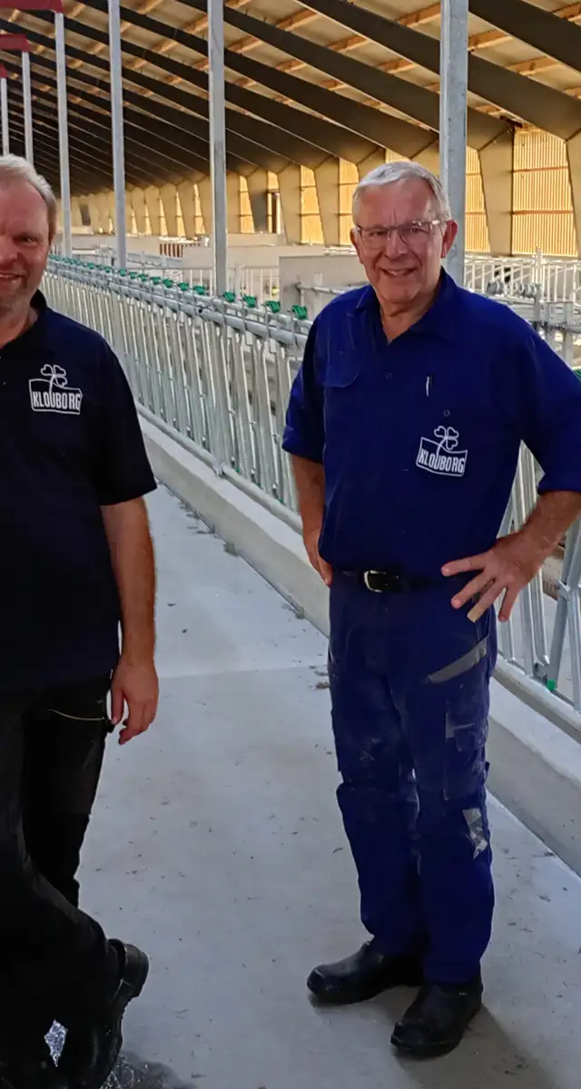 2 x ungdyrstalde færdigbygget hos ”Klovborg” i Nordjylland.