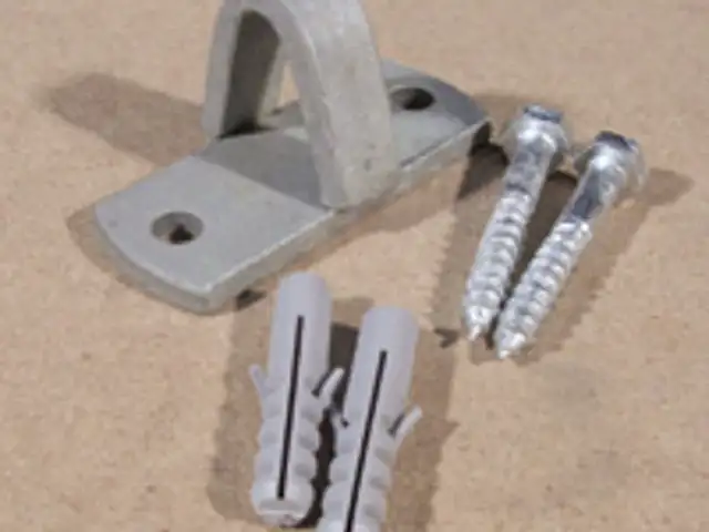 Låsebeslag til mur for teleskoplåge