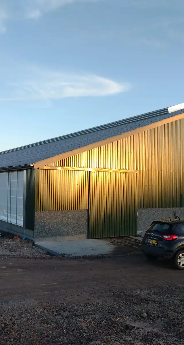 Ny kostald hos familien Dool,