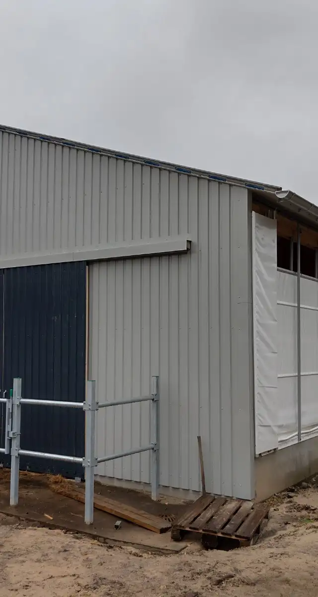 Ny velfærdsstald til køer og kalve i Hemmet